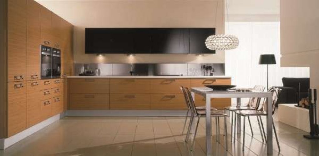 Tik Ahşap Kaplamalı Modern Ankastre Mutfak Dolabı