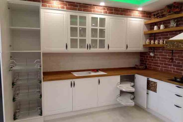 Ahşap Tezgah ve Raflı Kantri Mutfak Dolabı