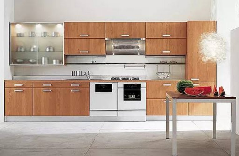 Ahşap Kaplamalı Ceviz Mutfak Dolabı